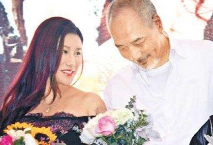 徐少强出卖东家自毁前程欺骗妻子感情67岁最终被年轻网红骗