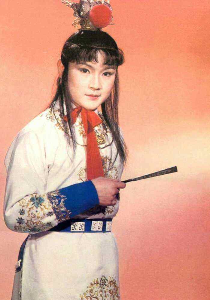87版贾宝玉晒近照头发花白容颜如初56岁高龄也未影响美貌