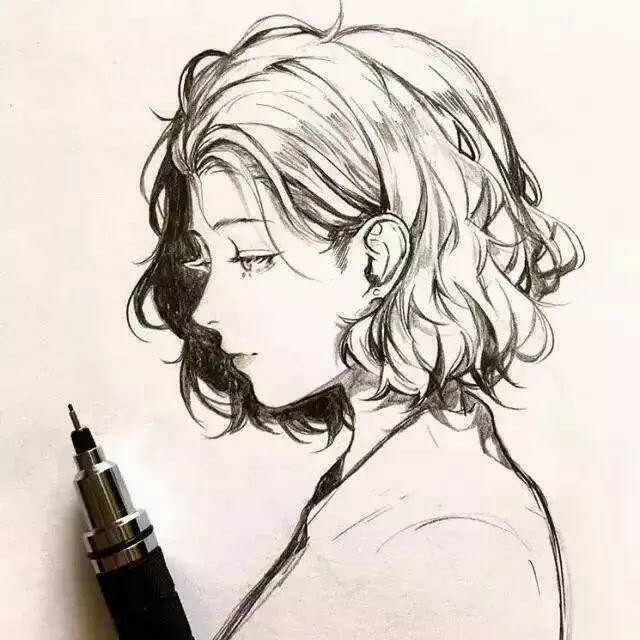 动漫头像:金色长发的女孩,手里拿着小提琴