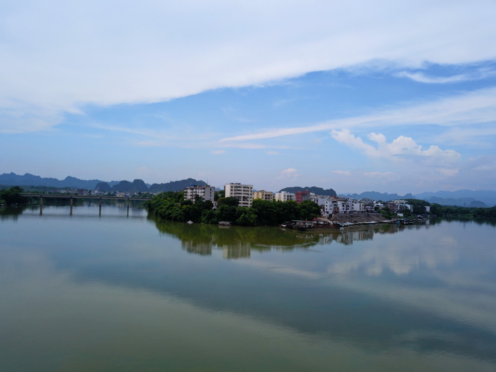 航拍广西乡镇之崇左市驮卢镇 水绕山环 景色怡人 徐霞