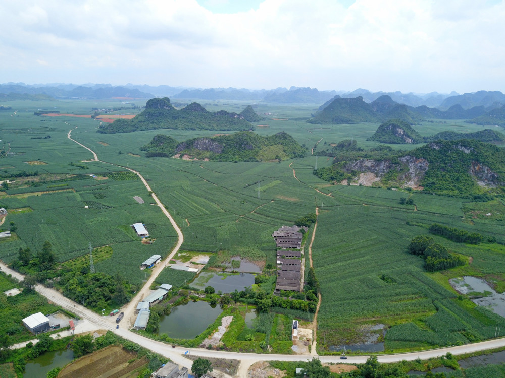 航拍广西乡镇之崇左市驮卢镇 水绕山环 景色怡人 徐霞