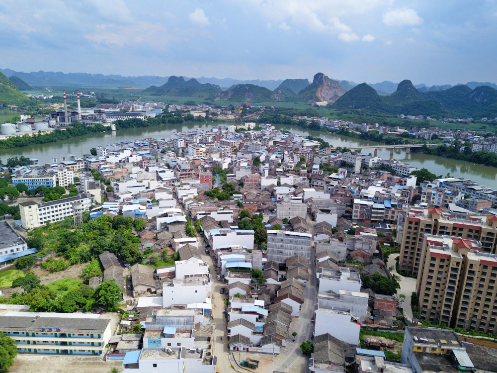 航拍广西乡镇之崇左市驮卢镇 水绕山环 景色怡人 徐霞