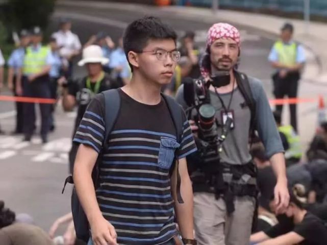 黄之锋陈浩天周庭被捕