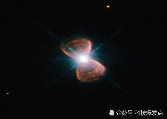 科学家用哈勃望远镜,观察到"垂死挣扎"的恒星,不断