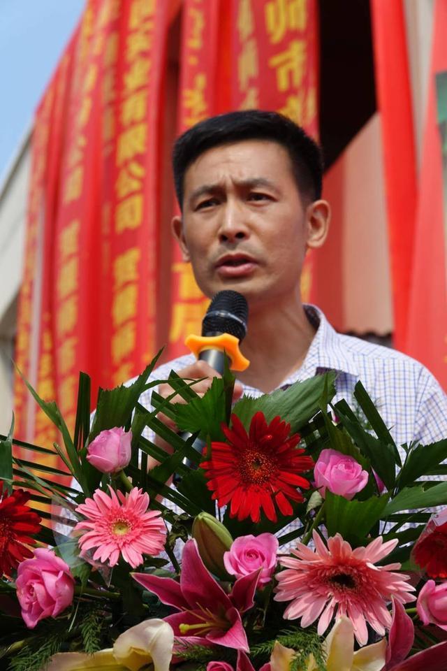 偃师市首届建德杯葡萄艺术文化节开幕