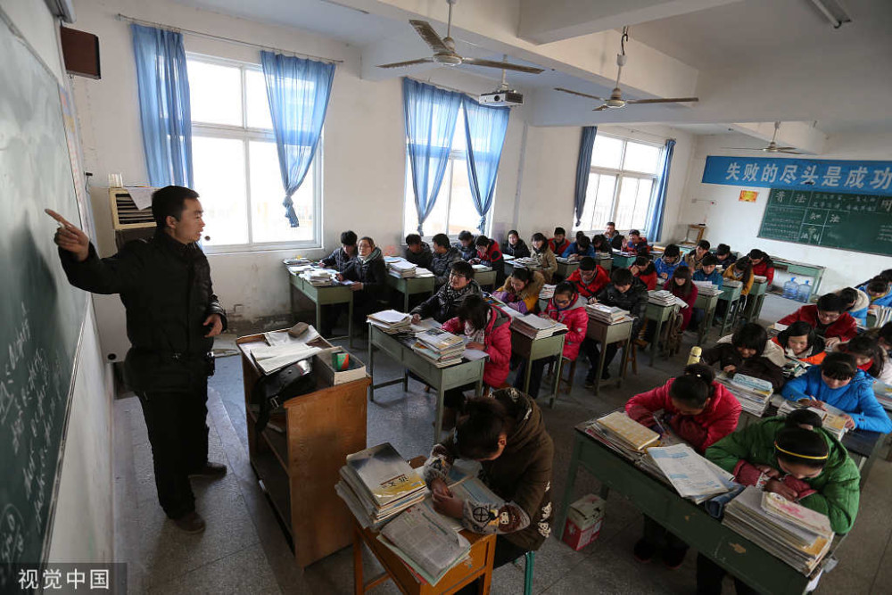 融入城市教育体系面临困境,农村学生该去哪儿上中学?