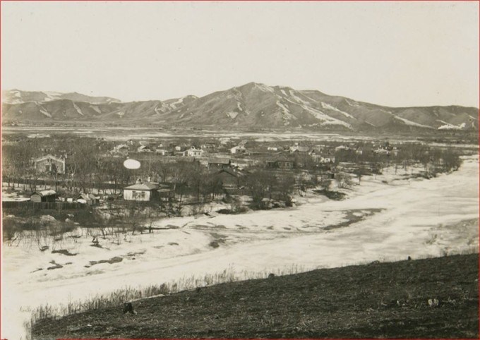 1930年代的满州,闯关东的山东人在此扎根,建起庞大院落