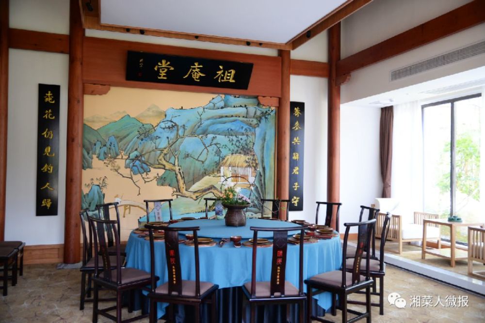 熊智:心寄高山与明月,路行脚下烬如霜丨餐饮大v