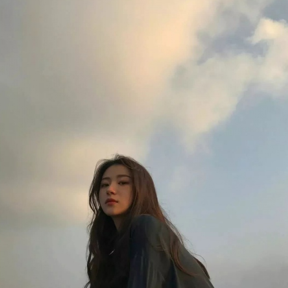 限量版·意境·女生头像:海枯石烂,我依然在原地默默