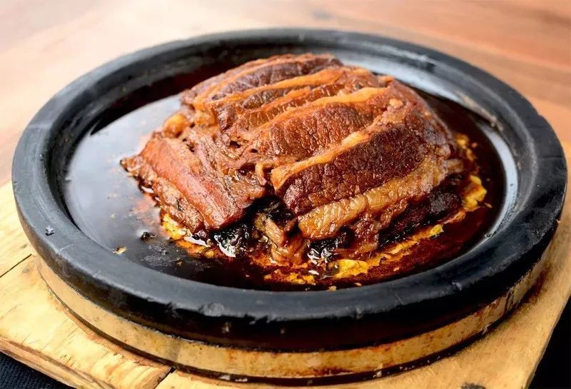 石板扣牛肉