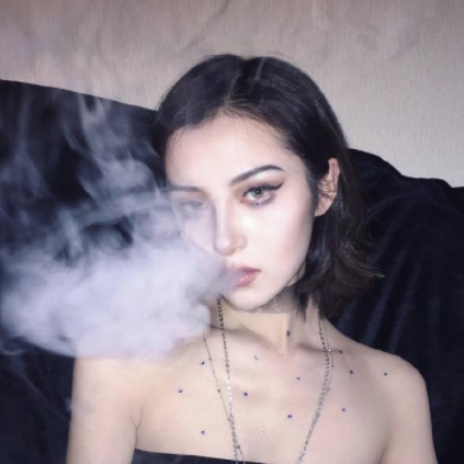 丧系·颓废·暗黑系女生头像:容易感动的孩子都特别