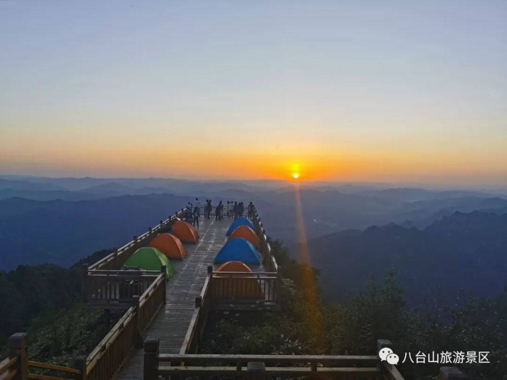 来八台山更不能错过秀美的风景 赏云端仙境 在八台山露营 也是特别