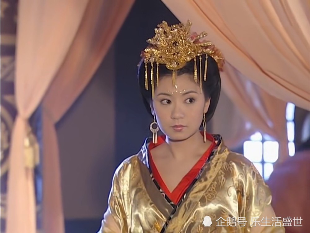 至尊红颜:盈盈和皇上共浴,武媚娘出现他秒怂,盈盈的眼神杀无解