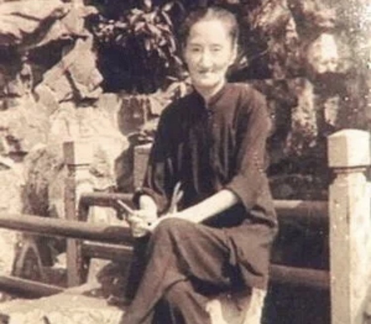 民国才女陆小曼,为何死后23年未能得到安葬?