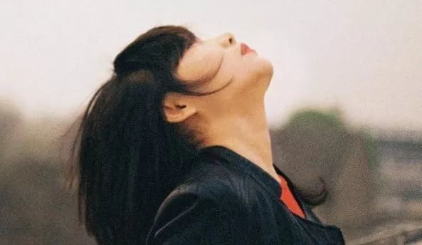 难过到一定程度,不是心痛,而是产生深深的无力感.