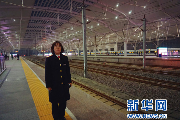 人口春运_春运图片(3)