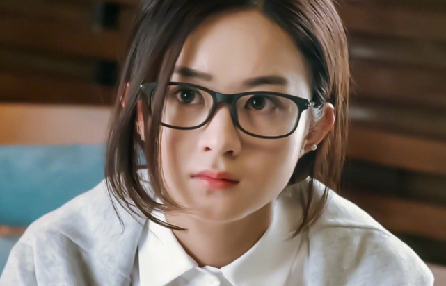 有种整容叫赵丽颖产后复出,五官变化明显,跟