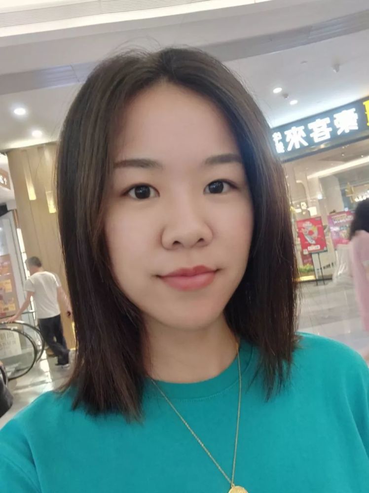 今天穿什么 | 长相"成熟"的年轻女生怎么穿?敦实感,酷