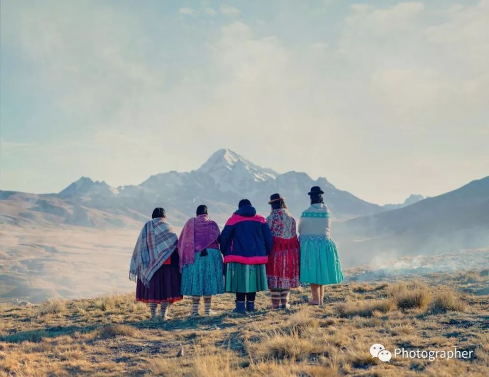 土著女人登上南美最高峰