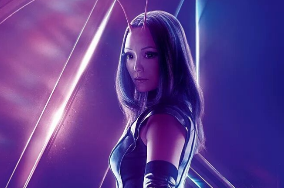 复联4:钢铁侠葬礼上,谁注意到螳螂女的小动作?漫迷坐不住了