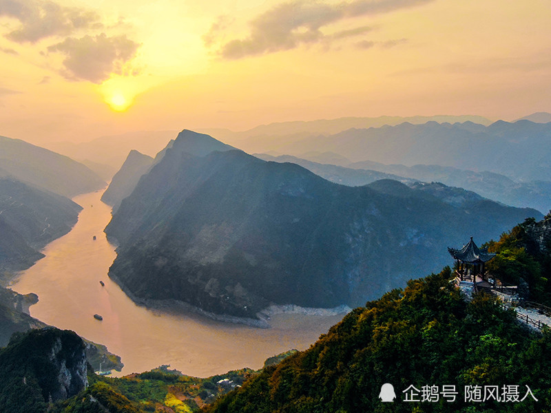 避暑归来话巴东之六在建的巫峡口景区