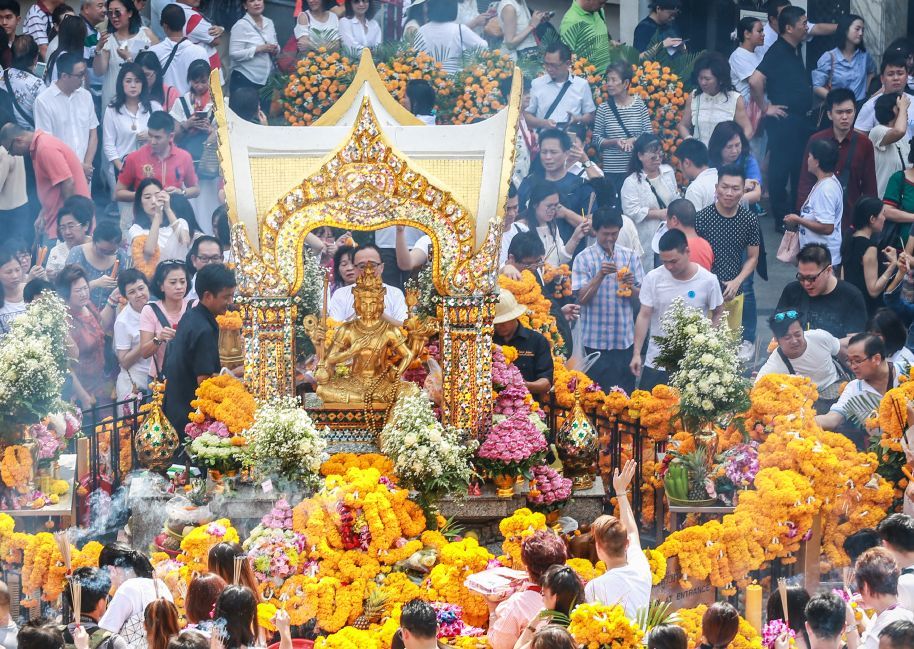 "四面佛"佛诞日来了!超多明星都在拜,来曼谷一定要去一次