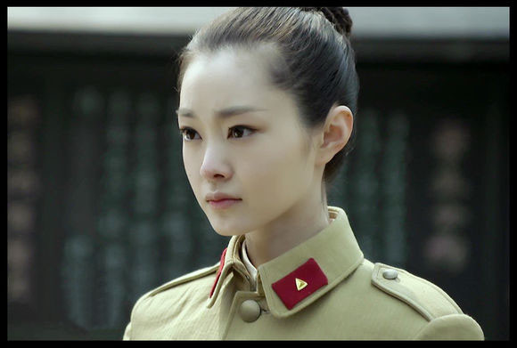 此次在剧中饰演的才女范若若