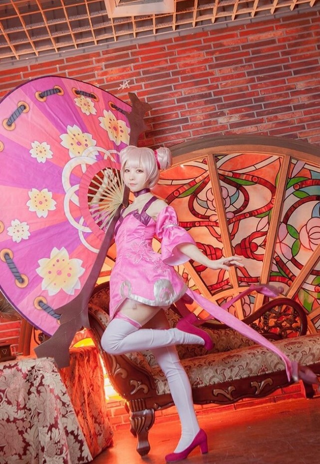 王者荣耀小乔cos白丝少女
