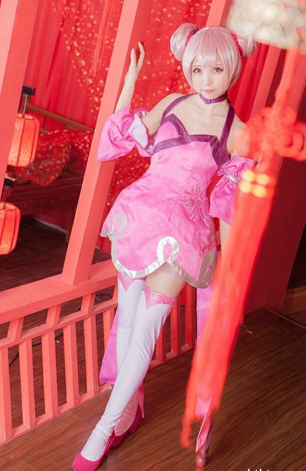王者荣耀小乔cos白丝少女