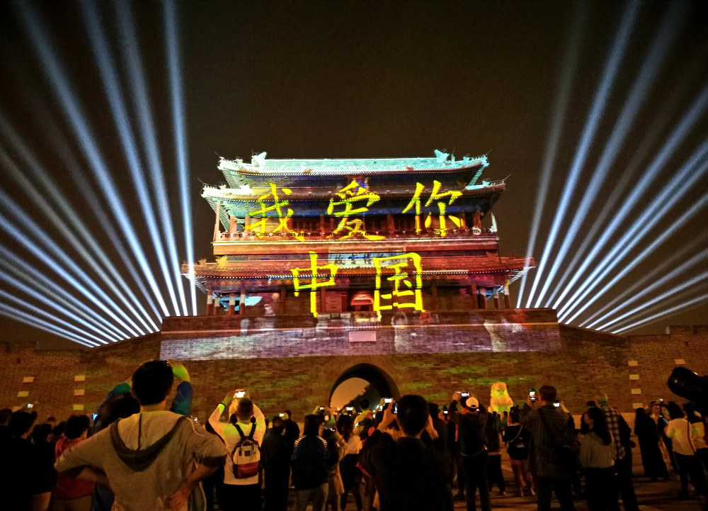 夜游北京外城最大城门—永定门,夜景璀璨令人流连忘返