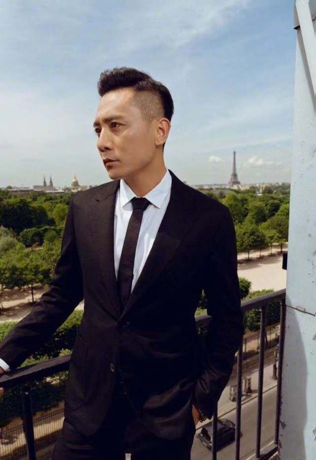 硬汉演员"刘烨",自称小可爱,网友:老男孩