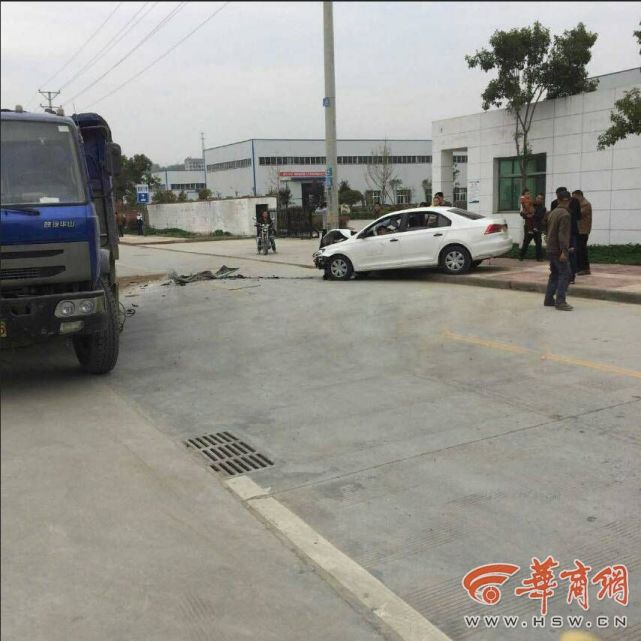 驾校教练上厕所学员驾车出车祸 责任该如何认定？