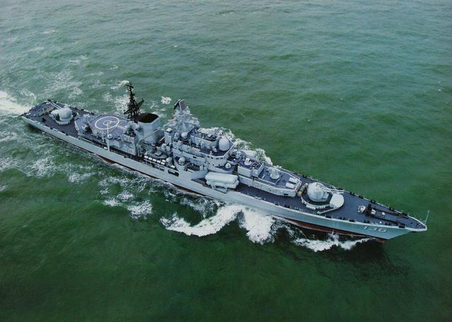 "杭州"舰前身是一艘为苏联红海建造的现代级驱逐舰.