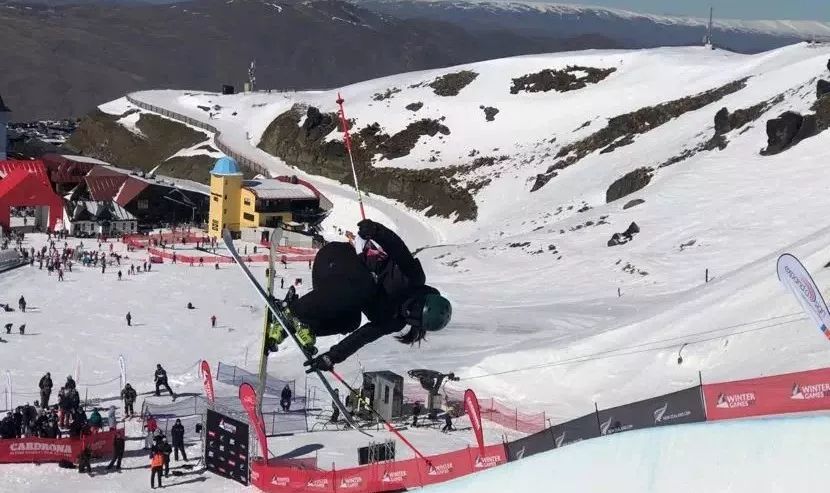 自由式滑雪u型场地:冰火两重天 体能一线牵