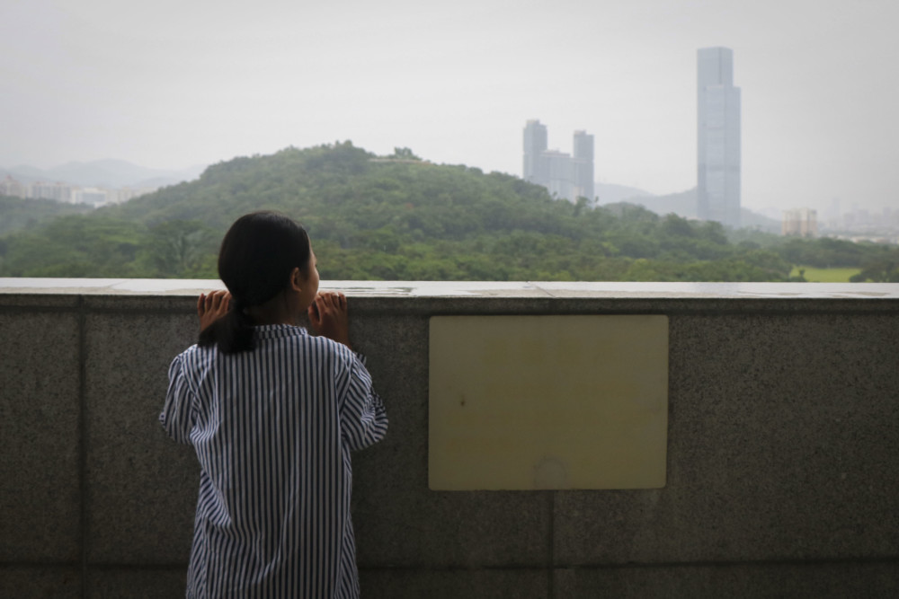 2岁被亲妈抛弃,9岁又患"蝴蝶病",女孩:再等几年我就有