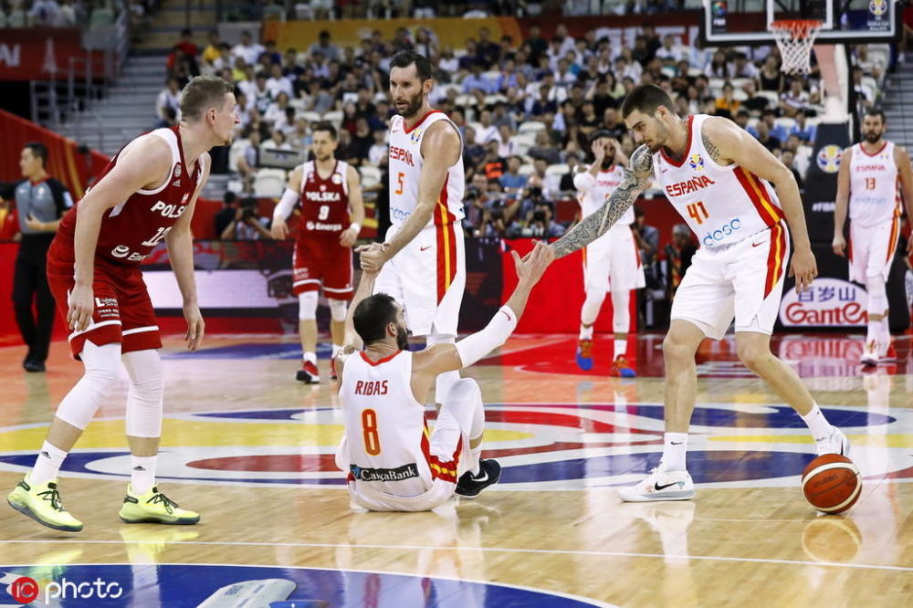 西班牙用最残忍方式击败波兰 他们才是美国最