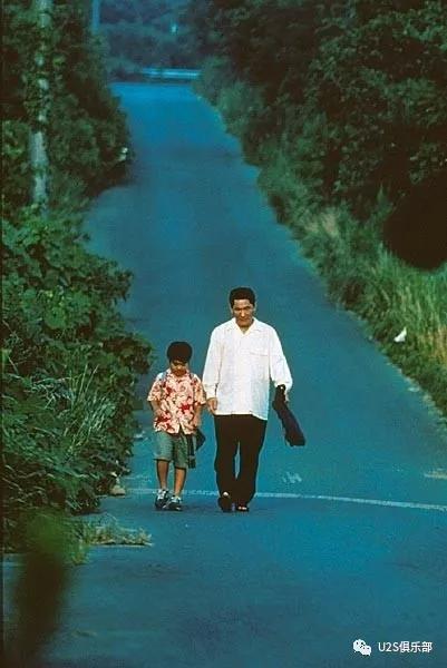 类型:喜剧导演:北野武暑假到来,自幼丧父的小学三年级学生正男(关口雄