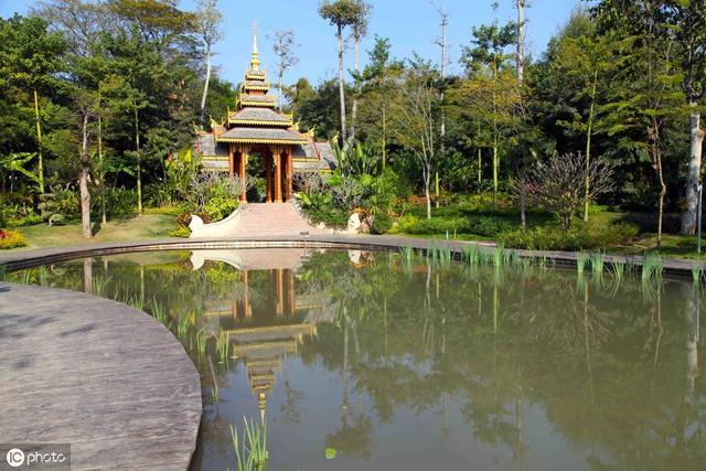 这里有着1300多年的历史,是西双版纳最古老的公园,风景优美
