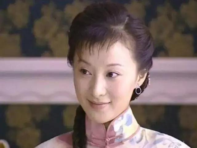 那时候他还很清瘦,身上自带书卷气 演起彬彬有礼的书香门第公子,特别