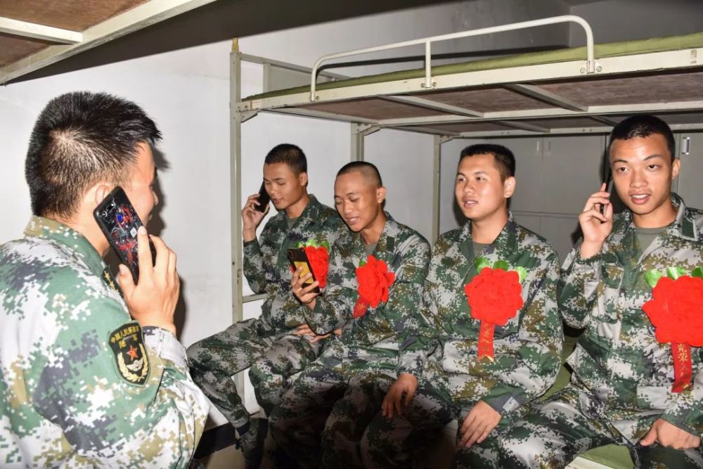 新兵来了这是他们的第一天