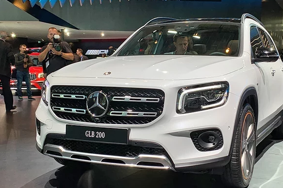 奔驰最方正的suv—glb200亮相,真正的量产原型