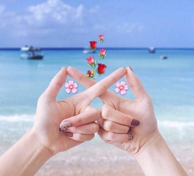 情侣闺蜜旅行拍照手势