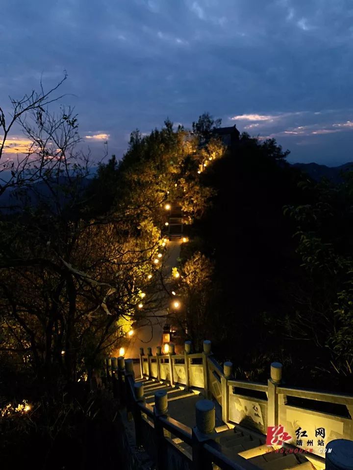 靖州:中秋佳节 飞山景区开启"夜景"模式邀您观光赏月