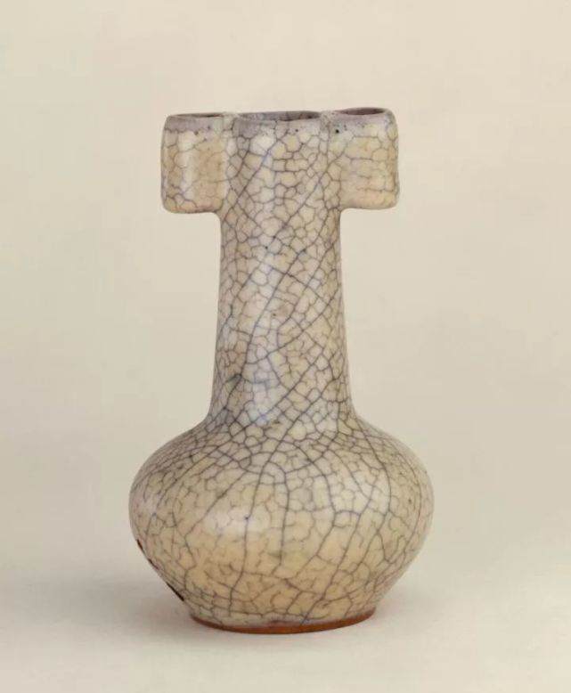 中国 哥窯 青磁 金絲鉄線 氷裂文瓶 M R6259