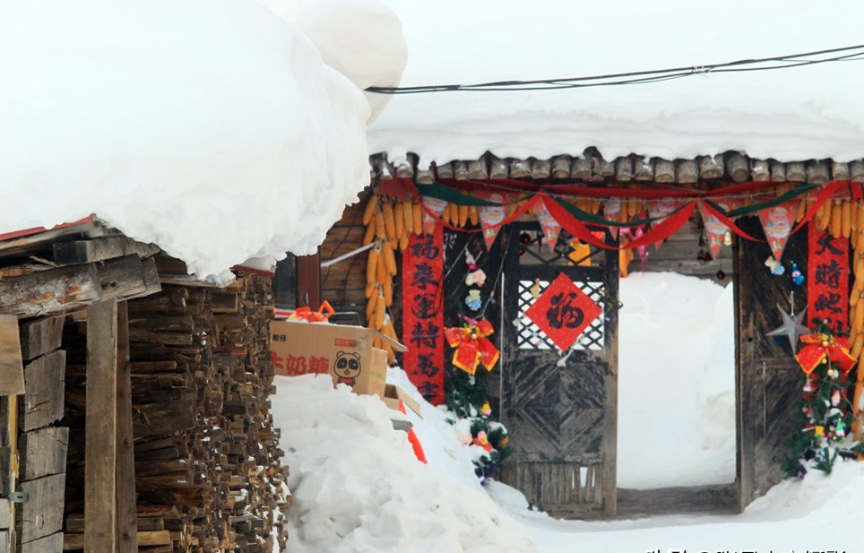 第一次到东北过年看雪景 我广东的媳妇感觉是 炕头真