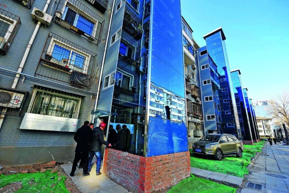 北京海淀区加装电梯的老旧小区.图/视觉中国