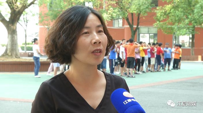义贞小学校长  严金艳