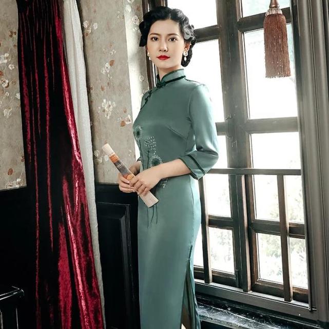 这款老上海旗袍,正宗的海派旗袍,追随着时代,承载着文明,它将过去与