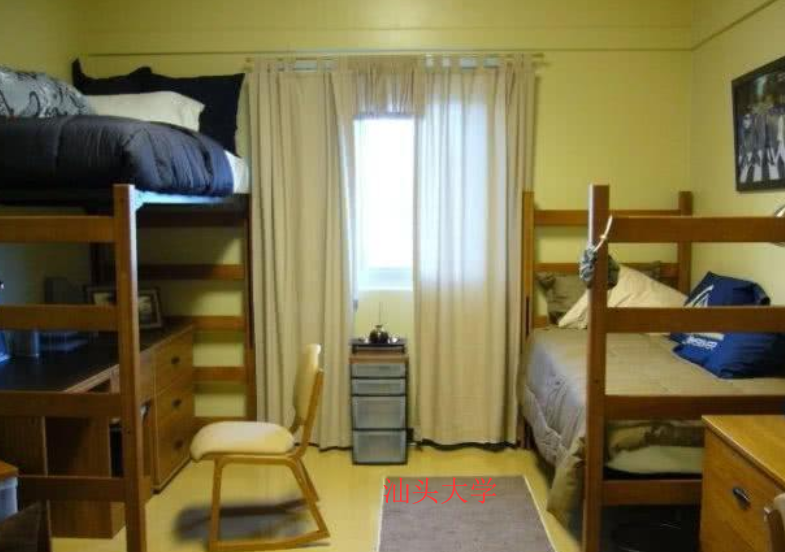同济大学的学生宿舍也是被公认为国内环境和条件很好的学生宿舍,宿 