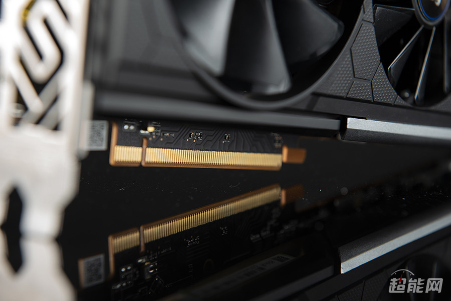 蓝宝石5700xt nitro  超白金图赏:回归朴素,依然强劲